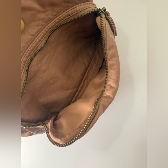 Genuine Leather Bentley Back back Cream/tan EUC - Picture 6 of 7